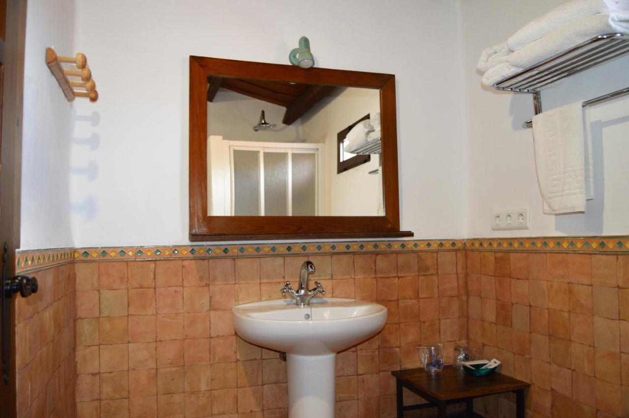 Apartamentos Turisticos - Hostal Los Alisos Aliseda Kültér fotó